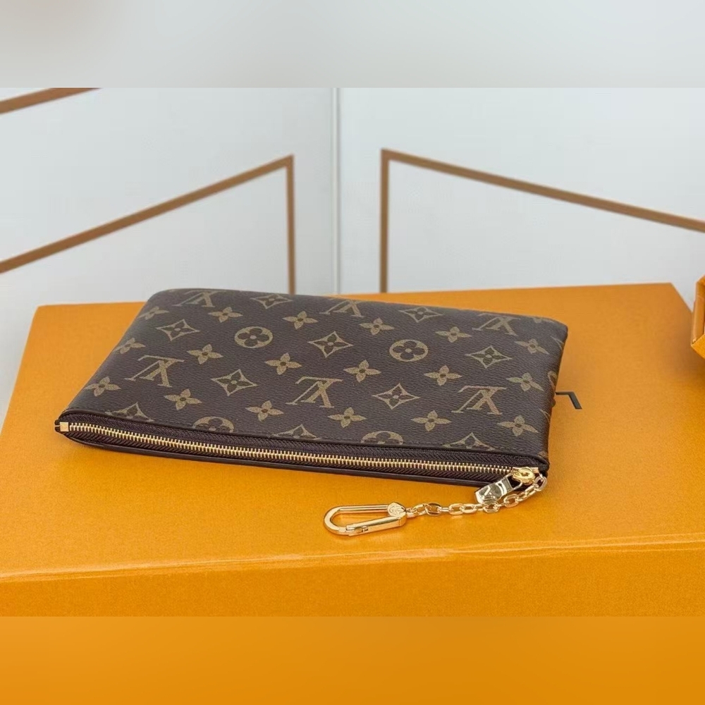 Louis Vuitton Key Pouch M - Picture 4 of 8